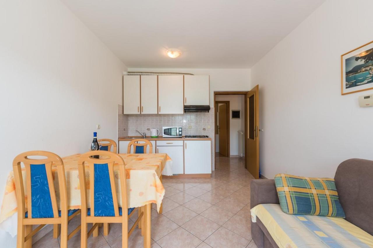 Apartments Villa Adria 라벡 외부 사진