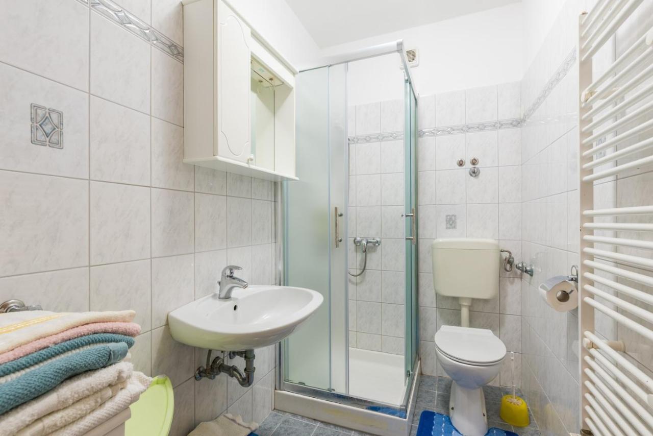 Apartments Villa Adria 라벡 객실 사진